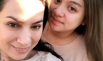 Livestream với Phi Nhung và con gái Wendy