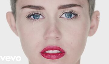 Miley Cyrus - Wrecking Ball (Official Video)