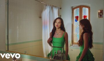 Olivia Rodrigo - deja vu (Official Video)